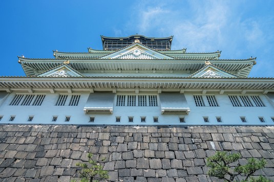 迫力がある大阪城天守